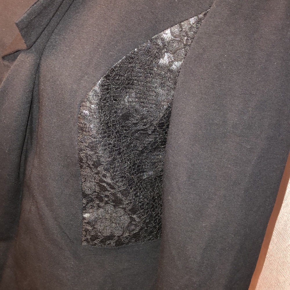 Gorgeous women’s Cache’ Blazer - Picture 2 of 6